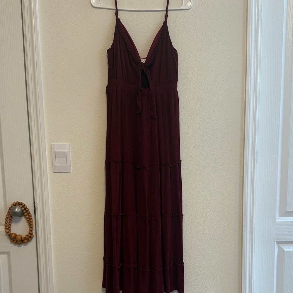 Elegant Burgundy Maxi Dress
